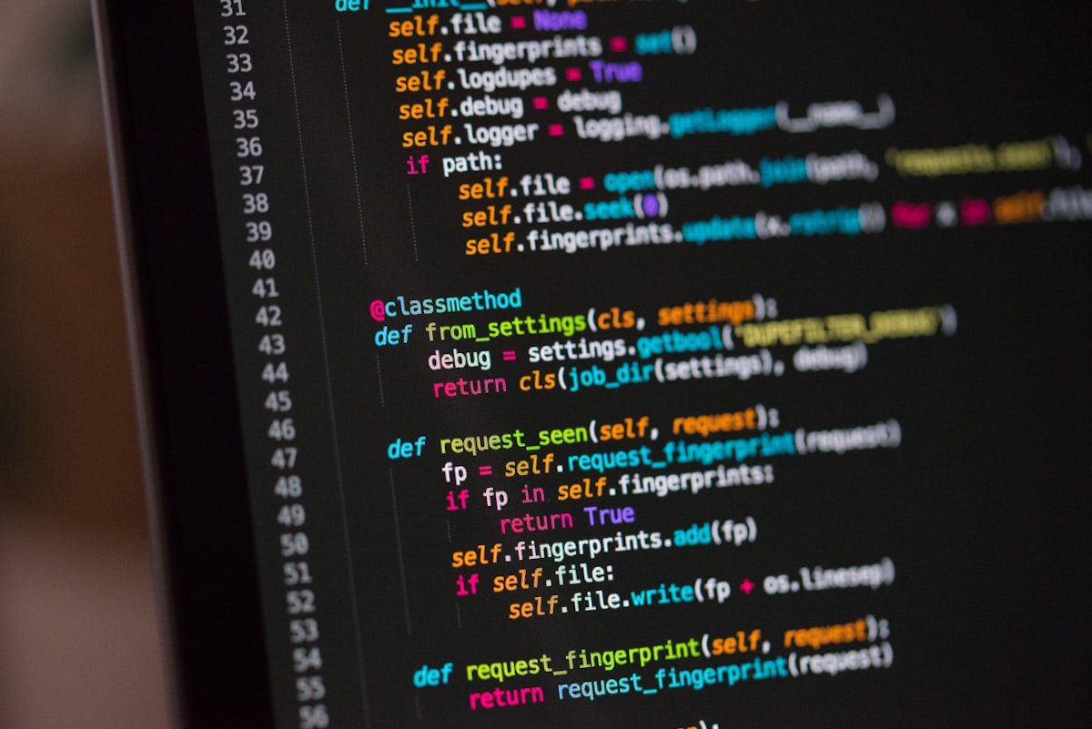 Mã nguồn và quy trình build phần mềm trong sự cố crates.io